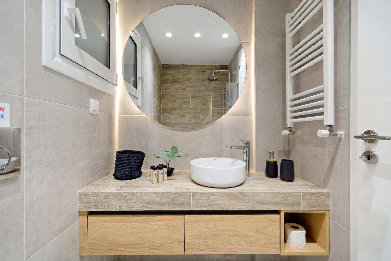Elegant Big Apartment In Athens Center With Balcony Eksteriør bilde